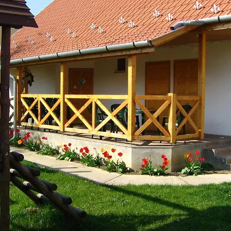 Lilaakac Panzio Nocleg ze śniadaniem Kiszombor
